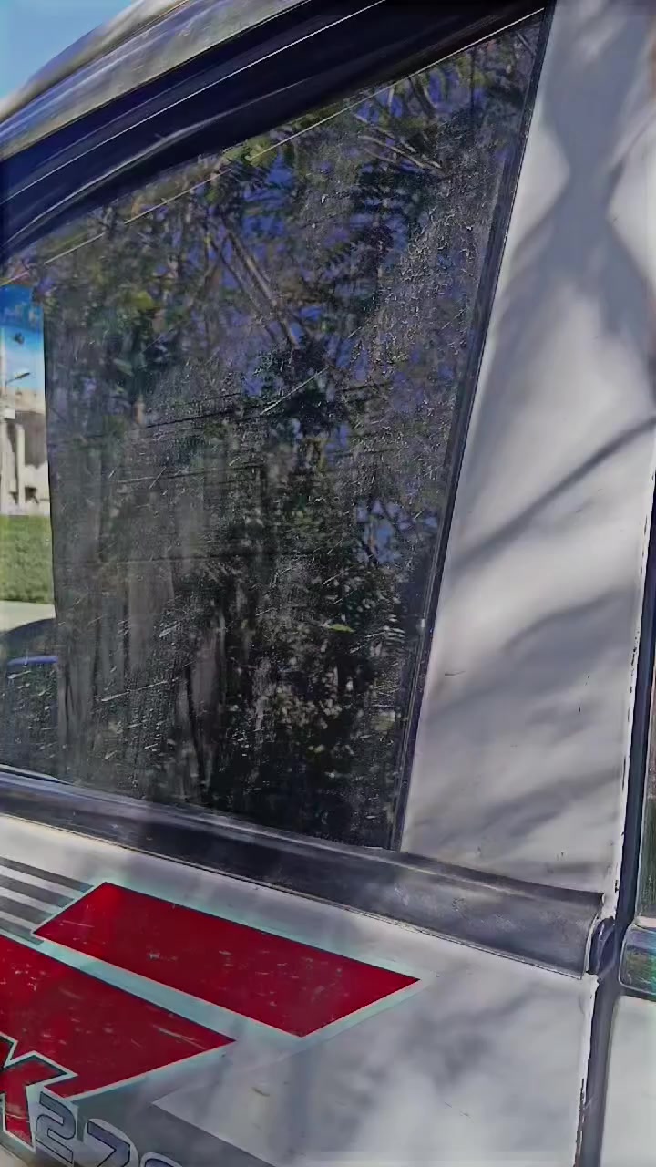 سەرەتا بە ناوی خودا 
کیا بۆ فرۆشتن 
مۆدیل ٢٠١٢ 
تەنها دەرگای لای سەکنی بۆیاغە بەبێ ناو گرتن 
گێڕ حادی ،مەکینە ٢٧٠٠ 
گێڕ و مەکینە و شانسی و تەقە و ڕەقە بەشەرت 
ڕەقەم و و سەنەوی و هەزە و ژینگە و هەموو شتی تازەیە 
بەناو خۆمە و یەک دینار مەسروفی تێدانیە و کامل جوانکاری بۆ کراوە
نرخی ١١٨ وەرەقە و مەجالەکی کەم 
***********
شوێن هەولێر
