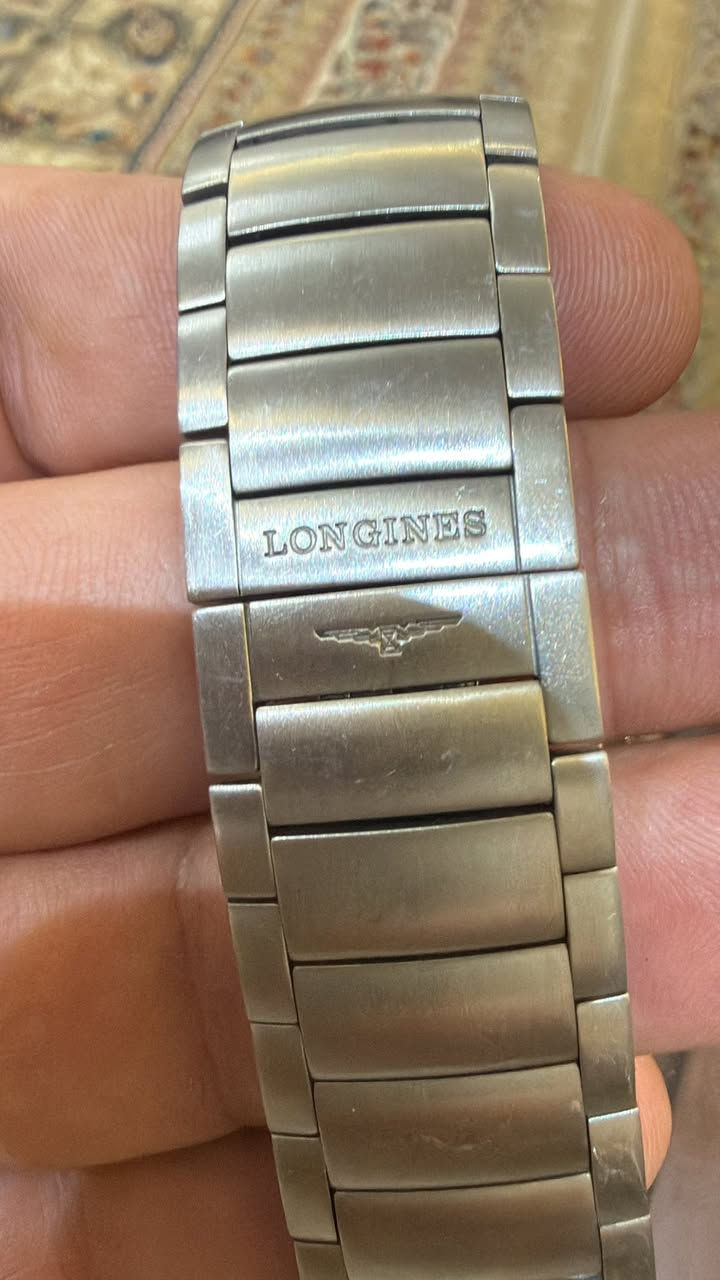 تشكيلة ساعات لونجين (Longines) السويسرية الأصيلة ⌚✨للبيع 
الوصف:
لعشاق الأناقة الكلاسيكية والتميز، وفرنا لكم مجموعة مختارة من ساعات "لونجين" السويسرية، قطع تجمع بين التاريخ العريق والدقة المتناهية.
✅ المميزات:
 أصالة سويسرية وجودة تصنيع عالية.
 تصاميم متنوعة تناسب الإطلالات الرسمية واليومية.
 حالات نظيفة ومحفوظة بعناية فائقة.
هذي الساعات ليست مجرد أداة لمعرفة الوقت، بل هي إضافة حقيقية لأي مقتني يحب القطع المميزة.
📍 متوفرة في الحلة.
📩 للجادين فقط: السعر والتفاصيل عبر الخاص


**إذا كنت صاحب هذا الإعلان وتريد حذفه لأي سبب، رجاءا أرسل رسالة إلى الدعم الفني**