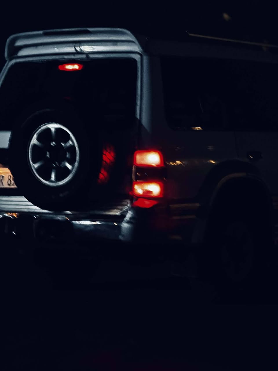 السلام عليكم باجيرو فول مواصفات موديل ١٩٩٥ رقم بغداد جديد كير مكينة صدر خير من الله التبريد موجود شغال نقص فقط بوري كمبريسر سيارة بدون صبغ بدون حادث فقط طخطخات بسيطة وارد خليجي سيارة بلادية قوية وعالية السعر ٥٥

 رقمي سيد علي

***********
