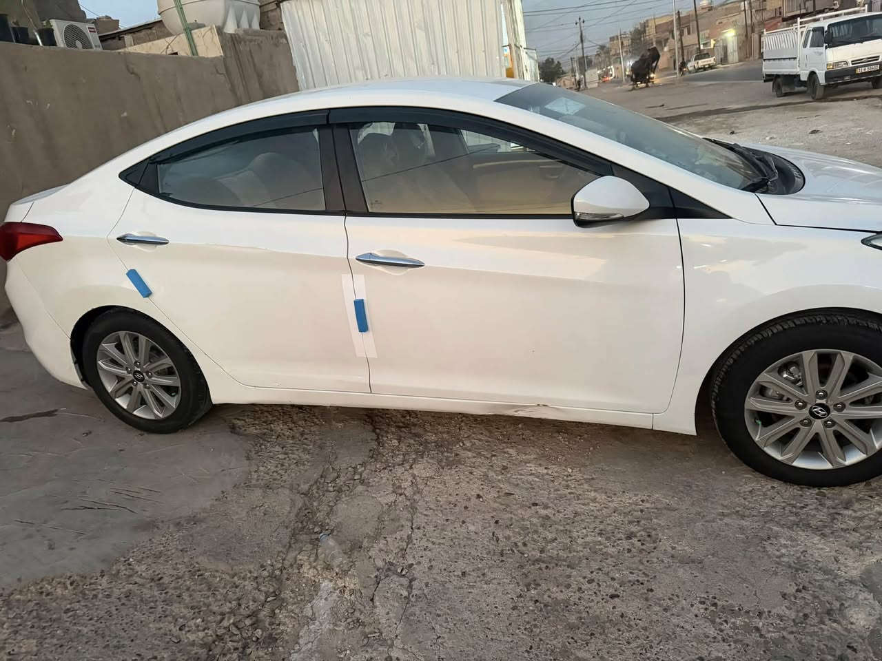السلام عليكم الانتره مديل 2012خليجي 
سياره جاهزه من كلشي 
باتري تاير تبريد صدر ***********
سياره بسمي رقم جديد وسنويه 
سعر 107
