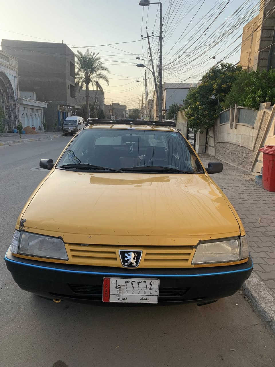 السلام عليكم
على بركة الرحمن 
اللهم صل على محمد وآل محمد 
للبيع
بيجو روا موديل ٢٠٠٨ 

مكينه خير من الله وكير فقط الثالث يفلت 
تبريد شغال حداده حلوه طخم تاير جديد السياره مانقصها شي نضيفه وخير من الله السياره 
تحويل ثاني يوم بأسمك مصفرة هيئة وغرامات 
سيارة حلوة وناعمة وتحتوي على بعض الخياسات موضحة بالصور 

السعر ٢٥ وبيها مجال بسيط والسوك كلشي بي 
للاستفسار  تفضل خاص 
مكاني بغداد/ سبع ابكار /قرب شارع معارض الكريعات
***********
