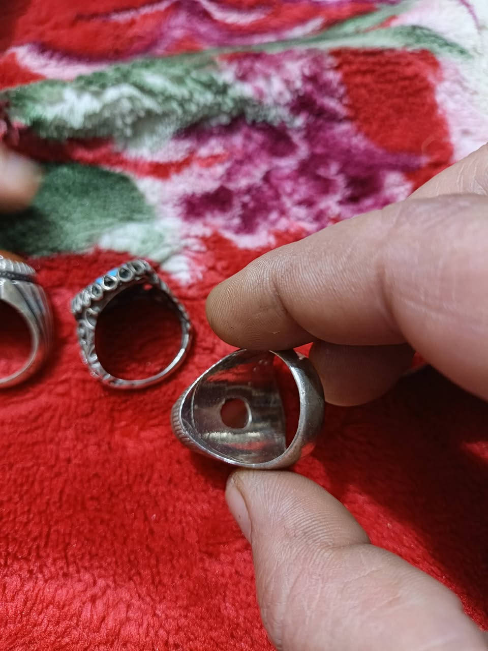 6محابس للبيع ماعرف بيهن والله اعله سعر ابيعهن كلهن فضه مكاني بغداد الحريه


**إذا كنت صاحب هذا الإعلان وتريد حذفه لأي سبب، رجاءا أرسل رسالة إلى الدعم الفني**