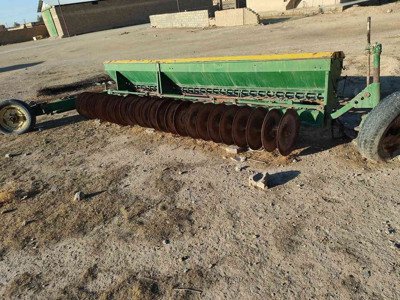 باذرة للبيع  جوندير 24 صاج نوعية البوري مربع 
 للاستفسار الاتصال على الرقم 
  ***********

