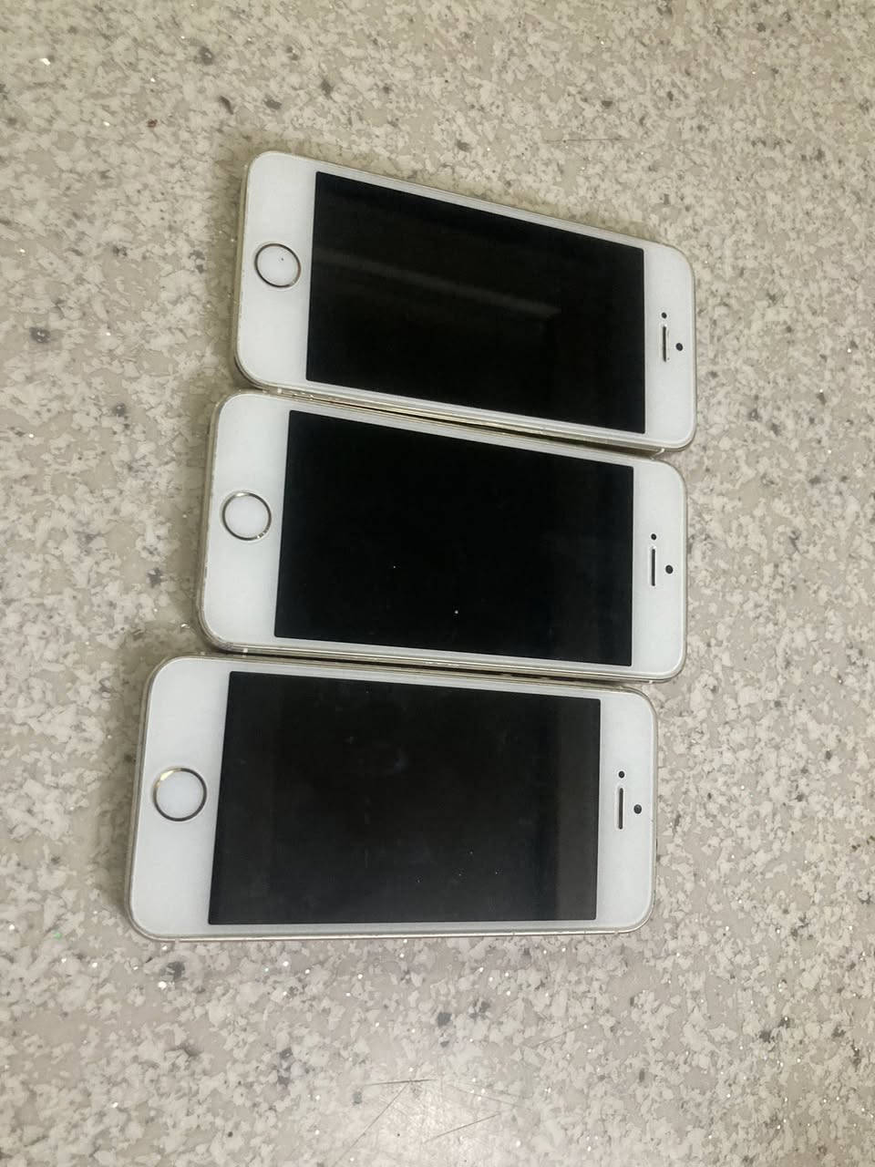 فحم
ايفون 5s طافي القطعه ب 5الاف
ايبود شاشات مفطره بيهن يشتغل كهرباء بيهن لمس واكف قطعه ب 5 الاف 
ايبود طافي نهائيا القطعه ب 3000 
للحجز واتساب ***********
يوجد توصيل
