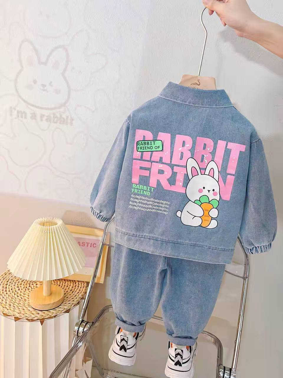 طقم ولادي+بناتي ٣ قطع مميز جداً
السعر فقط ١٣ الف🔥
القياس من ١ الى ٧ سنه

توصيل داخل النجف🚕 وكافة المحافظات🚛

للحجز دايركت او واتساب ☎️ ***********

تيكتوك👇

https://vt.tiktok.com/ZSPwKbHUH/
