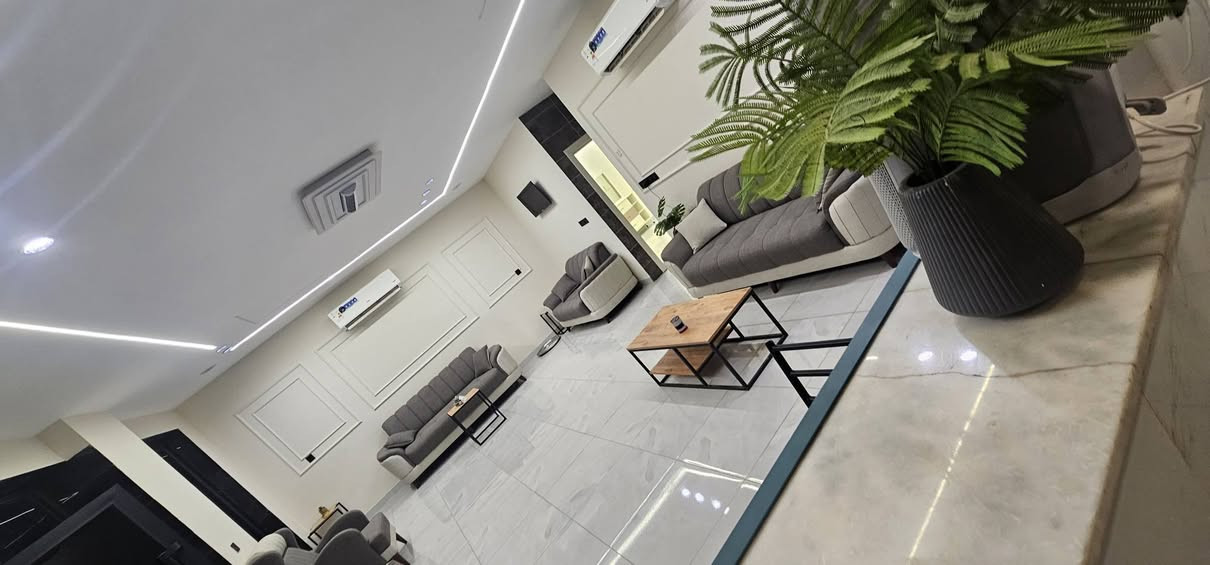 متوفرة شفتات صباحي ومسائي وكافة الايام للحجز والمناسبات وتساب *********** موثقة بتطبيق اجرلي مزرعة الياقوتة. جديدة جدا
