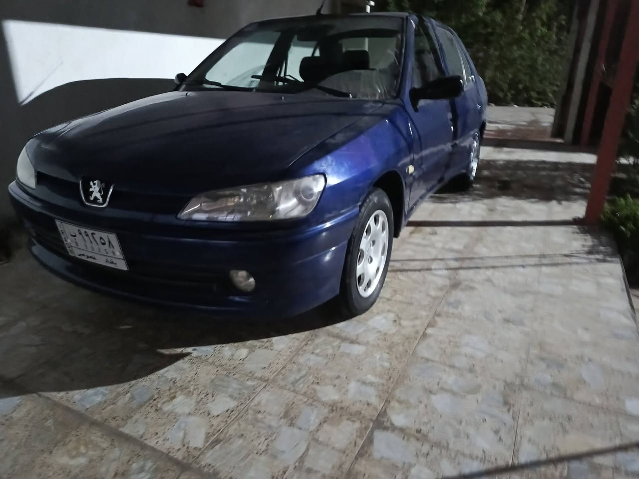 السلام عليكم بيجو 2002 سيارة محرك كير جديد صدر جديد سياره فقط جراد بنيد و صندوق  دواخل جداد تخم تاير سعر 50 وبي مجال العنوان بغداد جرف النداف ترايك وين متريد سيارة مال جني ***********
