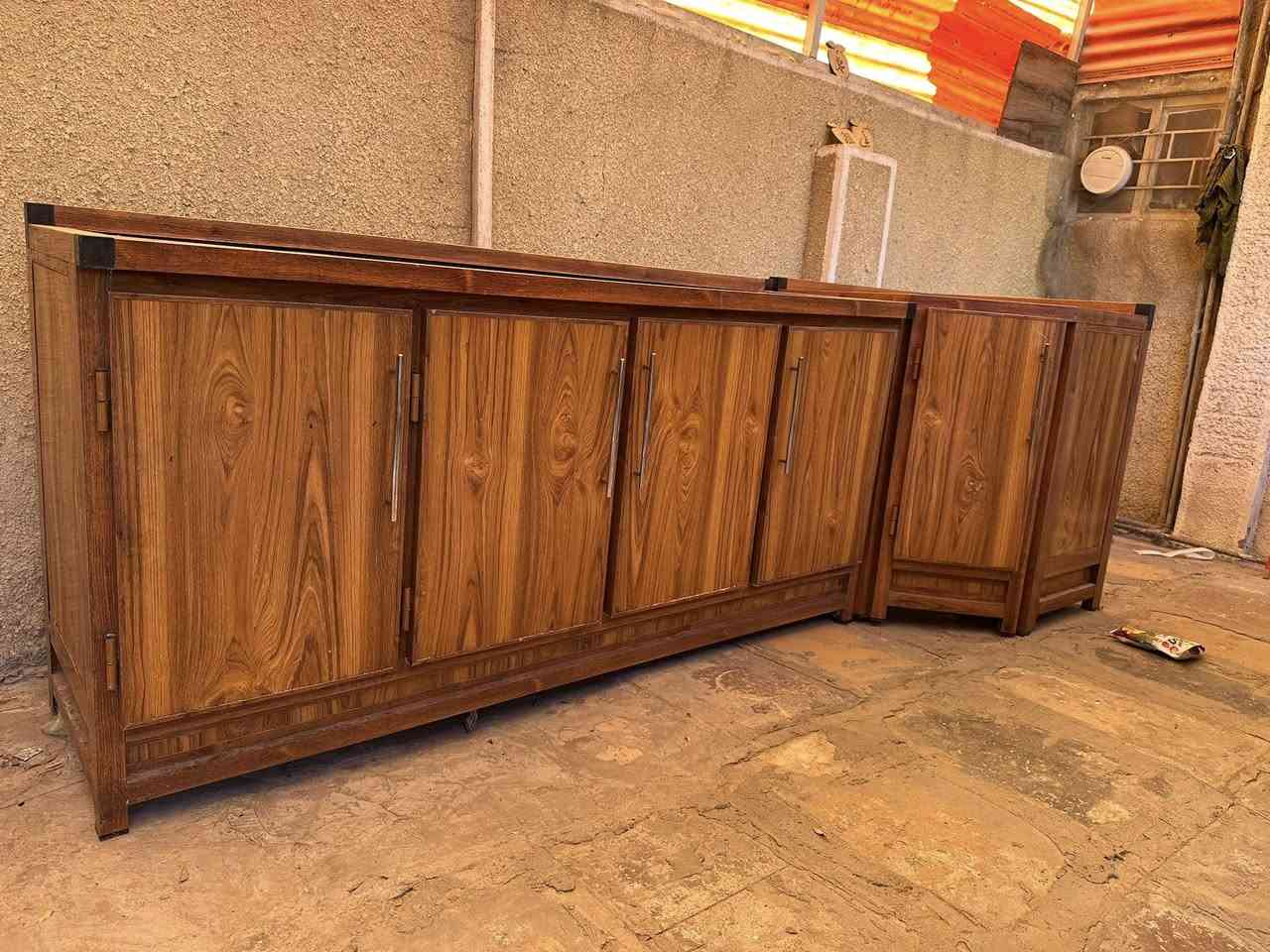 كاونتر يتكون من ٥ قطع المنيوم تفصال يحتوي على سنك حوضين طول  ٢ متر وملحق ارضي وعلوي وزاوية طول تقريبا ٣ متر 
المكان الكرخ  الي يريد يتفضل خاص


**إذا كنت صاحب هذا الإعلان وتريد حذفه لأي سبب، رجاءا أرسل رسالة إلى الدعم الفني**