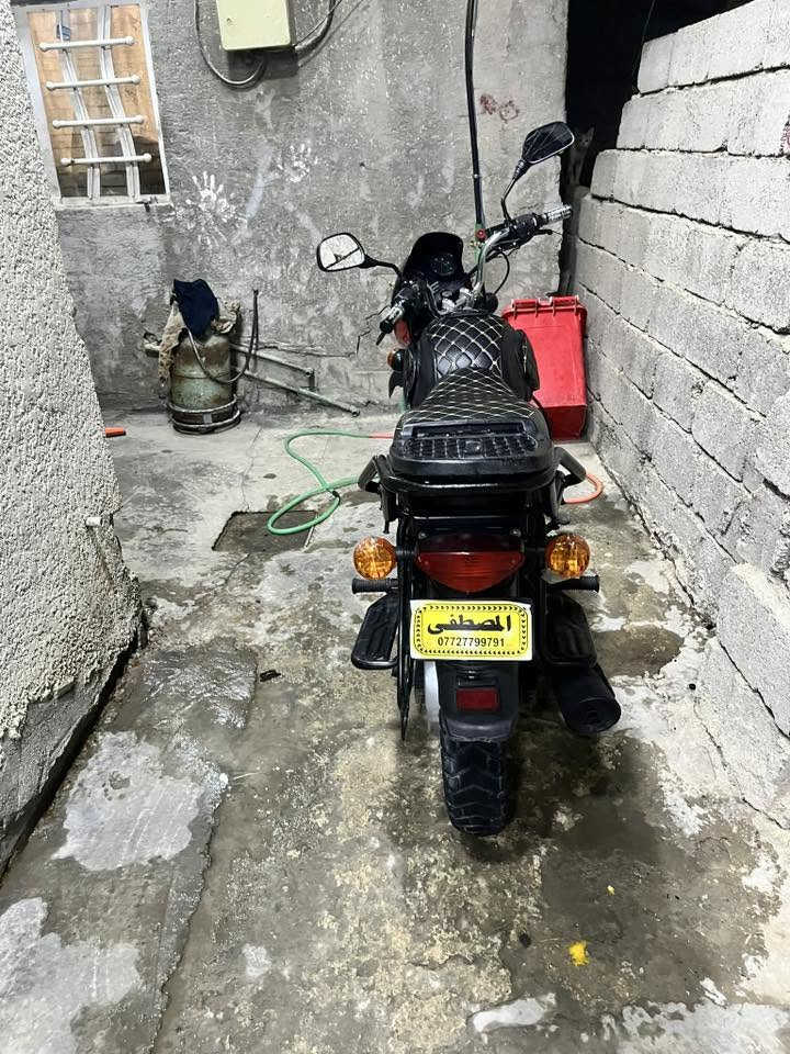 من رخصت ابو الكروب دراجه بوكسر لبيع أو مراوس دايوان جبلي اوراقي الدراجه أصوليه الاتصال علي الرقم *********** مكاني بغداد
