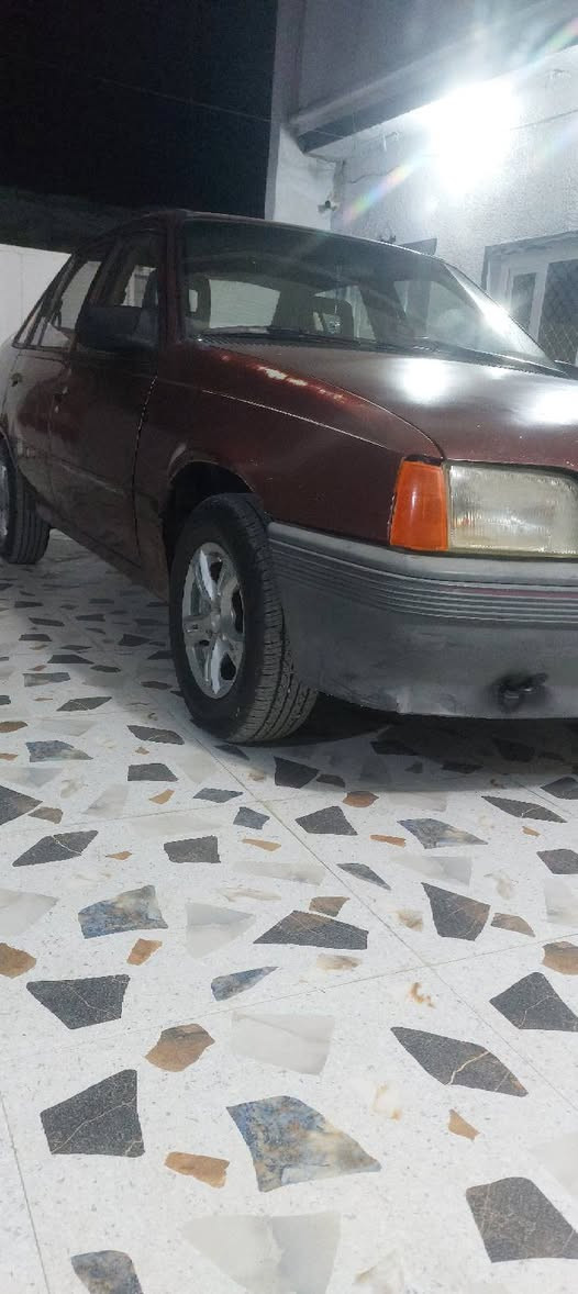 السلام عليكم اوبل كاتيت بسمي سنويه ال 31 بيع ومراوس سعر 25 سياره ما بيها نقص اي شي فول كامله من كل شي صدر وتخم تاير جديد شاده كل شي بيها شغال سياره نظيف ومال بيت ما متعوبه هاتف ***********
