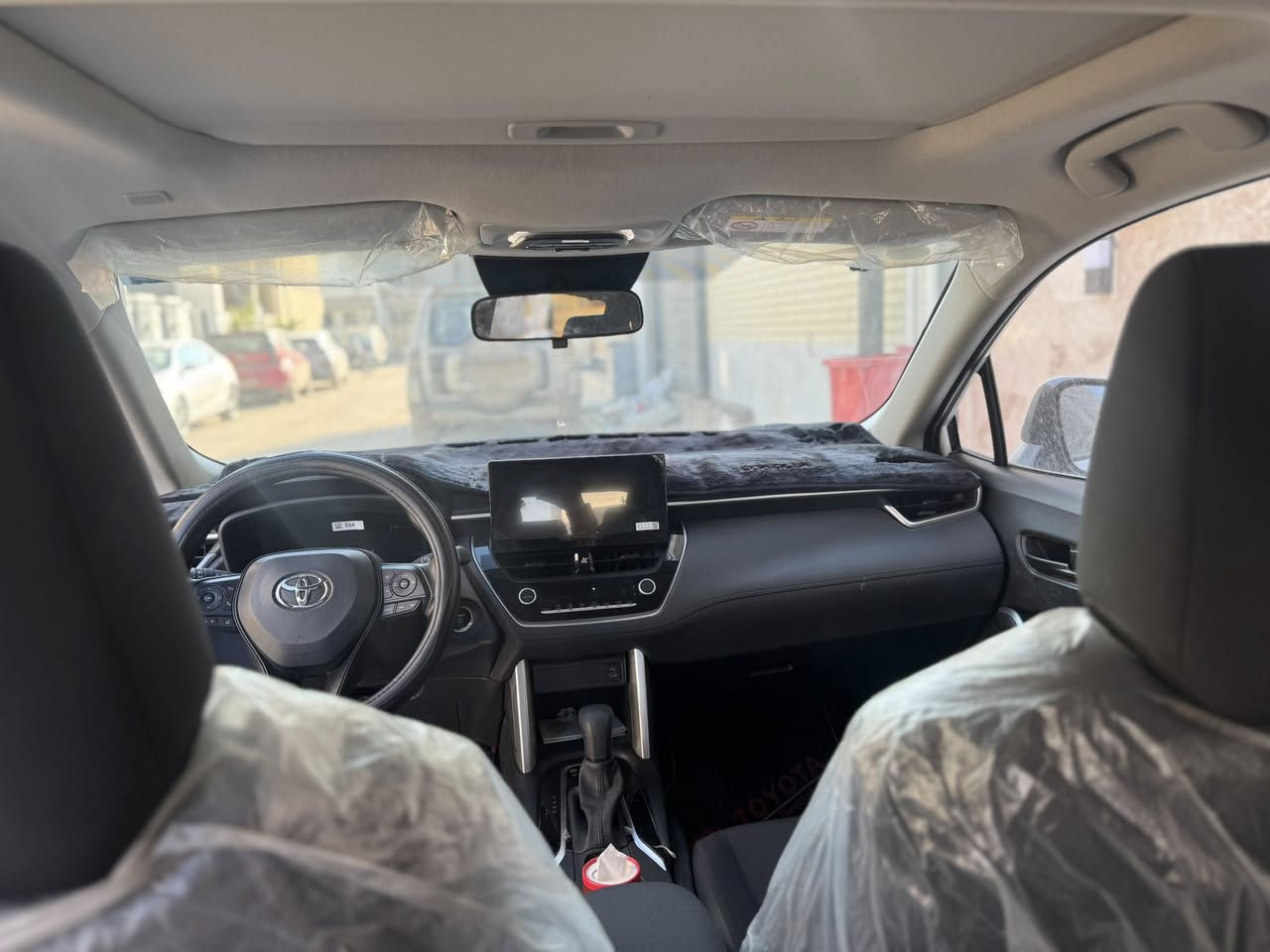 السلام عليكم / للبيع فقط
تيوتا كروس موديل 2025 كفاله عامه زيرو السياره ع وضعيه الشركه 
ماشيه  الفين 
مكان السيارة بغداد 
هاتف ***********
