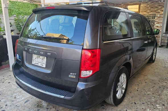 خريج وكاعد ماعدك شغل تاخذ هاي وخط طالبات طبية وحياة سعيدة وبسعر سلتوز تصدك دوج بعد

دوج كرفان sxt موديل 2018

ماشية 72 الف ميل

محرك 3.6

ابواب وجنطة كهرباء سيارة

تشغيل عن بعد

جاهزة وبدون نقص

حادثها جاملغ صفحة السايق ومبدل نفس اللون وبارد البنيد

السيارة جاهزة

#السعر_الطلب_في_التعليقات 

العراق بغداد مدينة الصدر الشماعية

*********** بدون مراوس
