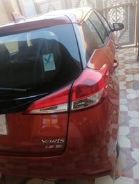 للبيع تيوتا يارس موديل ٢٠١٩ لون مشمشي جديدة بمعنى الكلمة ماشية ٦ ألف ك...