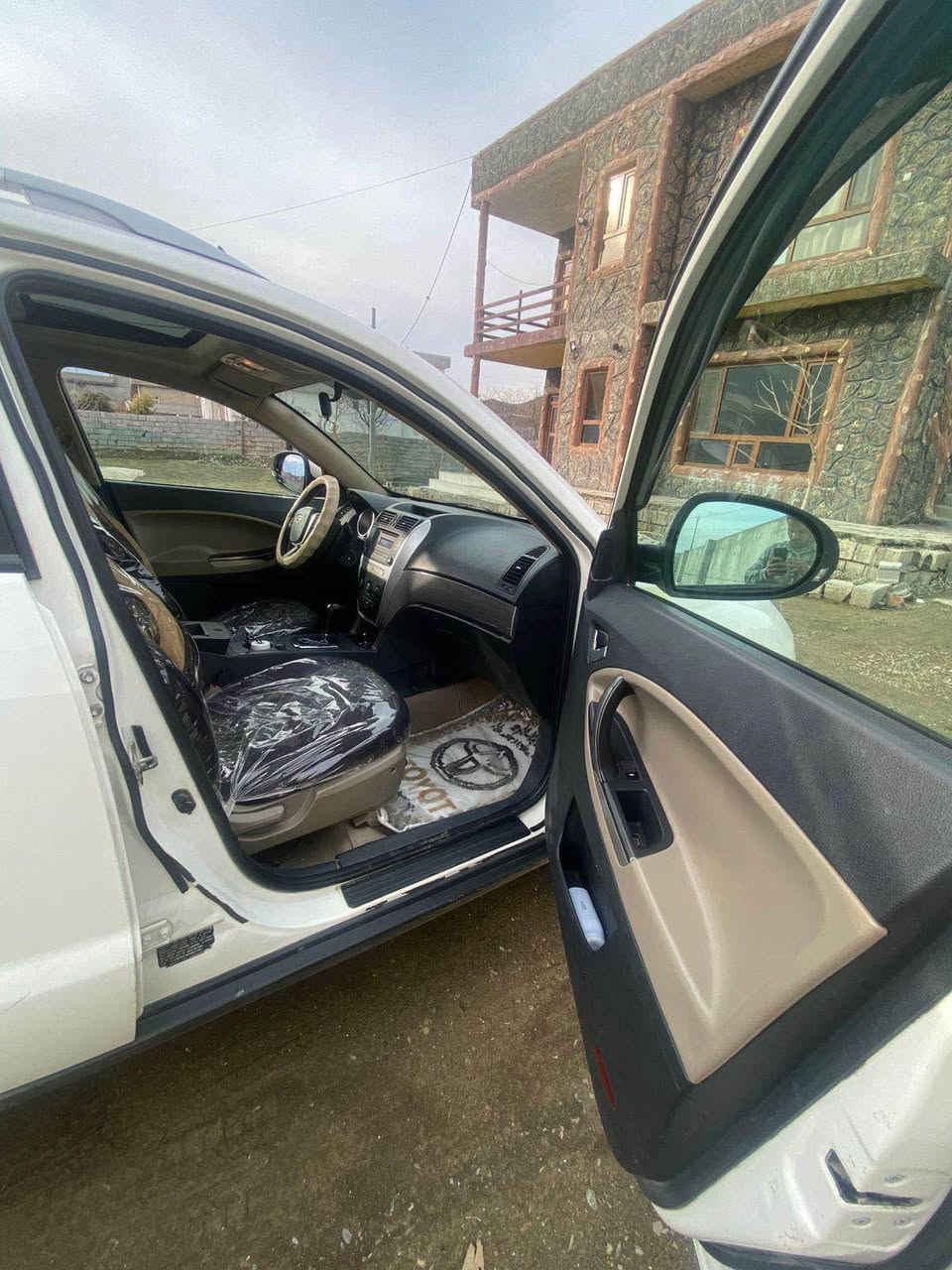 جئلی  ٢٠١٣
٢پارچە سبوخە 
گئرو مەکینە بەشرت 
سەنەوی نوە تەحویل خرامە بەشەرت 
سحر ٧٥$$
رەقەمی ساحبی سیارەی 
*********** سوران, أربيل
