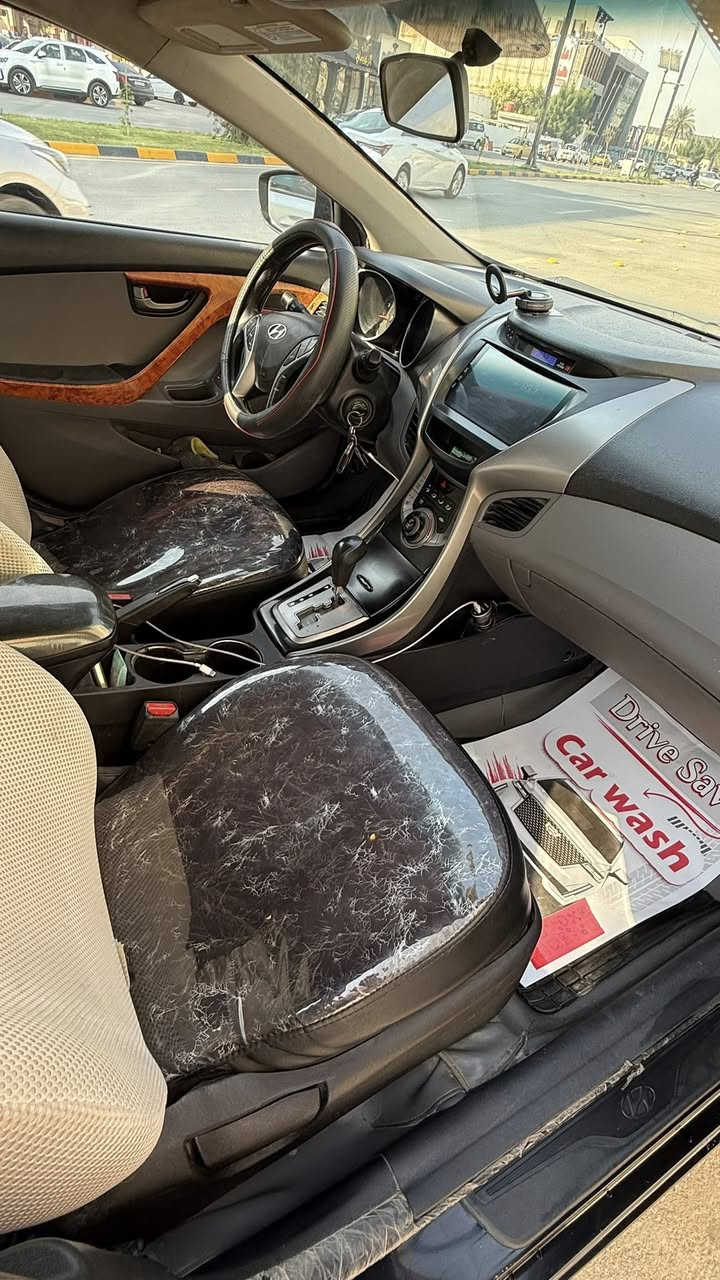 النترا 2013
النترا 2013 للبيع السياره جاهزة من كلشي 
حداديه ودبلات وتخم تاير وفلنجات ودسكات وماطور سترين ومشط وهاوزن خلفي كله جديد بدون اي نقص ومنظومه غاز جديده بالكامل 
حادثها جاملغ وبنيد وبيها قبق الجنطه مصبوغ 
السياره بأسمي 
 *********** 
السعر 103 وبيها مجال بسيط . مكانها الحلة
