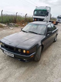 بي ام دبليو525 موديل1994 لون سمنتي حجم المحرك 28 كبس دبل فانوس تخم تاي...