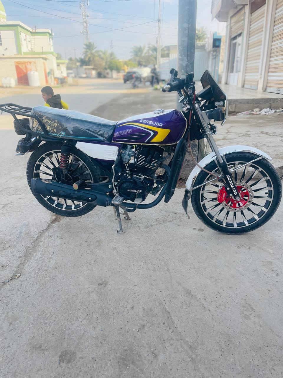 سلام عليكم خوان سيفان موديل 26 بعدة اخو الزيرو كفالة عامة مثل ما واضح بل صور وبعد احلة من الصور محرك 200 حقيقي دراجة مكفولة كهربائيات أوراق كامله لل مكاني ديالى شروين دلي عباس لل استفسار ه ***********
