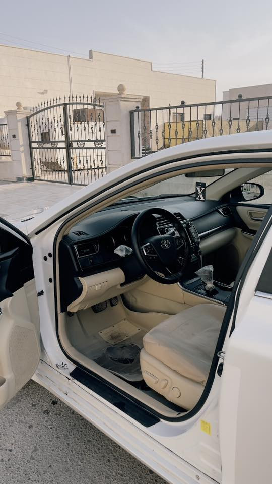 السلام عليكم 
تيوتا كامري 2017 xle 
لون ابيض
ماشية. : 102 mil 
محرك ٤ سلندر ٢٥٠٠ 
السيارة ب اسمي هزة و فحص كاملة سنوية لحد ٢٠٣١
فول مواصفات  ما عدا الفتحه و البصمة 
شاشة كبيرة 
تبريد قطعتين 
شحن لاسلكي 
كشنات تدفئة 
تحكم ستيرن 
كشنات كهربائيات
مانع انزلاق 
كشنات جلد 
لون داخل بيجي 
مثبت سرعة 
حادثها قطعتين. جاملغ الامامي و باب السائق  بدون ايرباك و بيها شوية تكحيل بالهلال الخلفي 
صور الحادث بالمنشور 
مكان السيارة تكريت 
السعر : 174 و بيها مجال بسيط 
للاستفسار
***********
