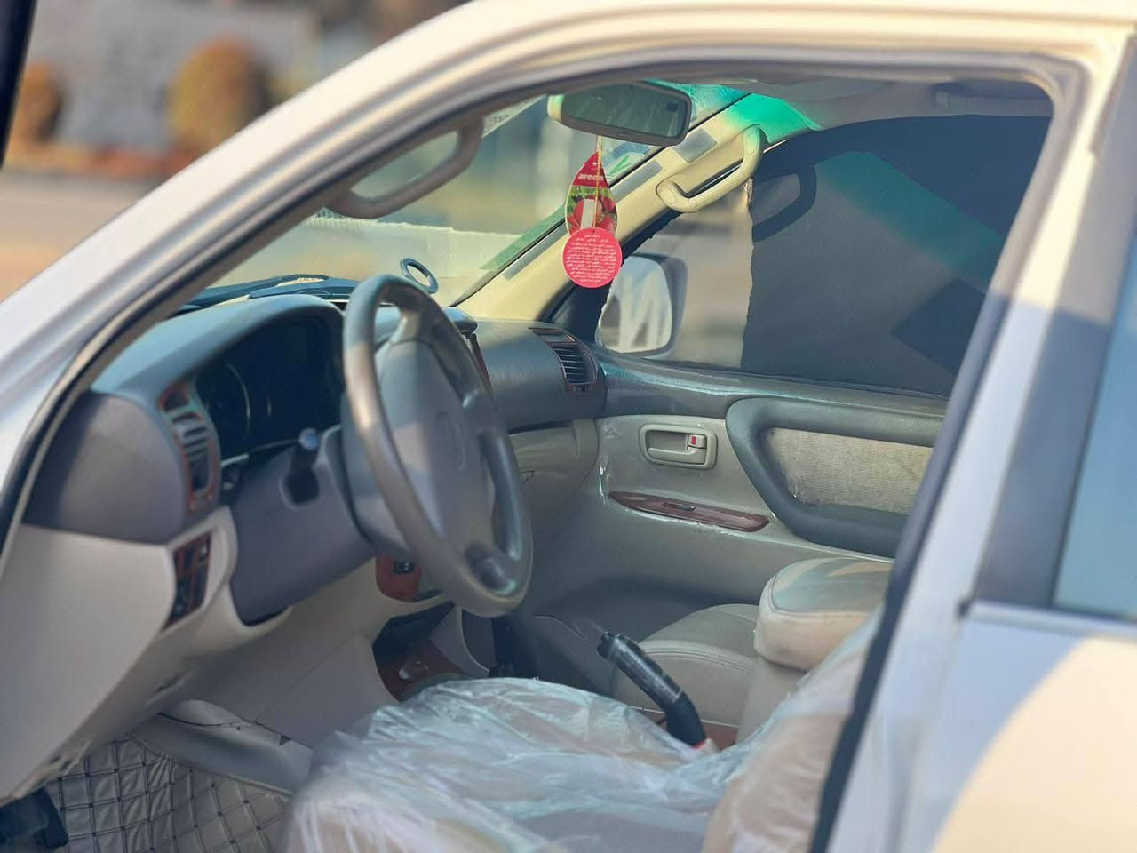 تۆیۆتا لاندکڕۆز مۆنیکا 2004 ڕەقە م ئه سلی فول مواسە فات 
گیڕ تۆماتیک سڵایت 
سە لاجه ته بریت مه رکه زی 
داشپول به رس ئیسترت خاس مۆمیا 
3پارچە و ڕبحیکی بۆنیتی 
له گه ڵ دوو سه رقە وسی
 چە لاخی دوواوە یی بۆیاخە 

سـعـر : لە کۆمێنت داوابکە ڕاستەوخۆ بۆت دێت 📥 

گێر و مەکیەنەی بەشەرت 
هیچ کێشەیەکی تێدا نییە 

ژمارەی خاوەنەکەی 
***********
***********
