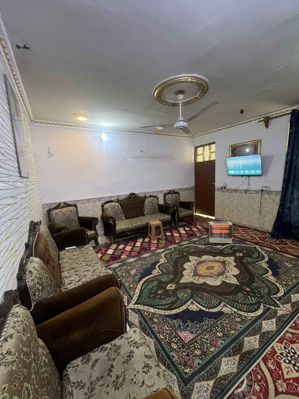 السلام عليكم قطعة ارض مع بيت زراعي سند 25 المساحة الكلية 2000متر حي الزهراء للاستفسار الاتصال ع الرقم 

‭0781 553 9397‬

‭0774 653 4723‬
