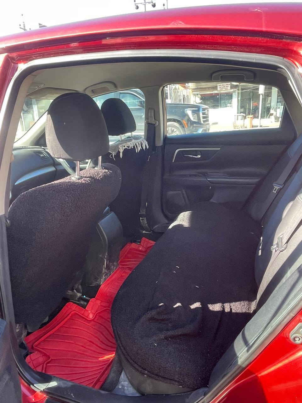 سلام علیکم ..ئاڵیتما مارۆنی سیارەکە ماڵی دۆستە دوو پارچەی هەیە بێ ژیروو ئارباک بێ تەقەو رەقە سیارەکە مەسوورووفی تیدا نیەو چوار تایەو ویلی لۆکی لەسەرە ساحیری سیارەکە120وەرەقەو ماحاملەی تیدایە بۆپەوەندی کیردین ***********....*********** ڤایبەر واتیس ئاپ
