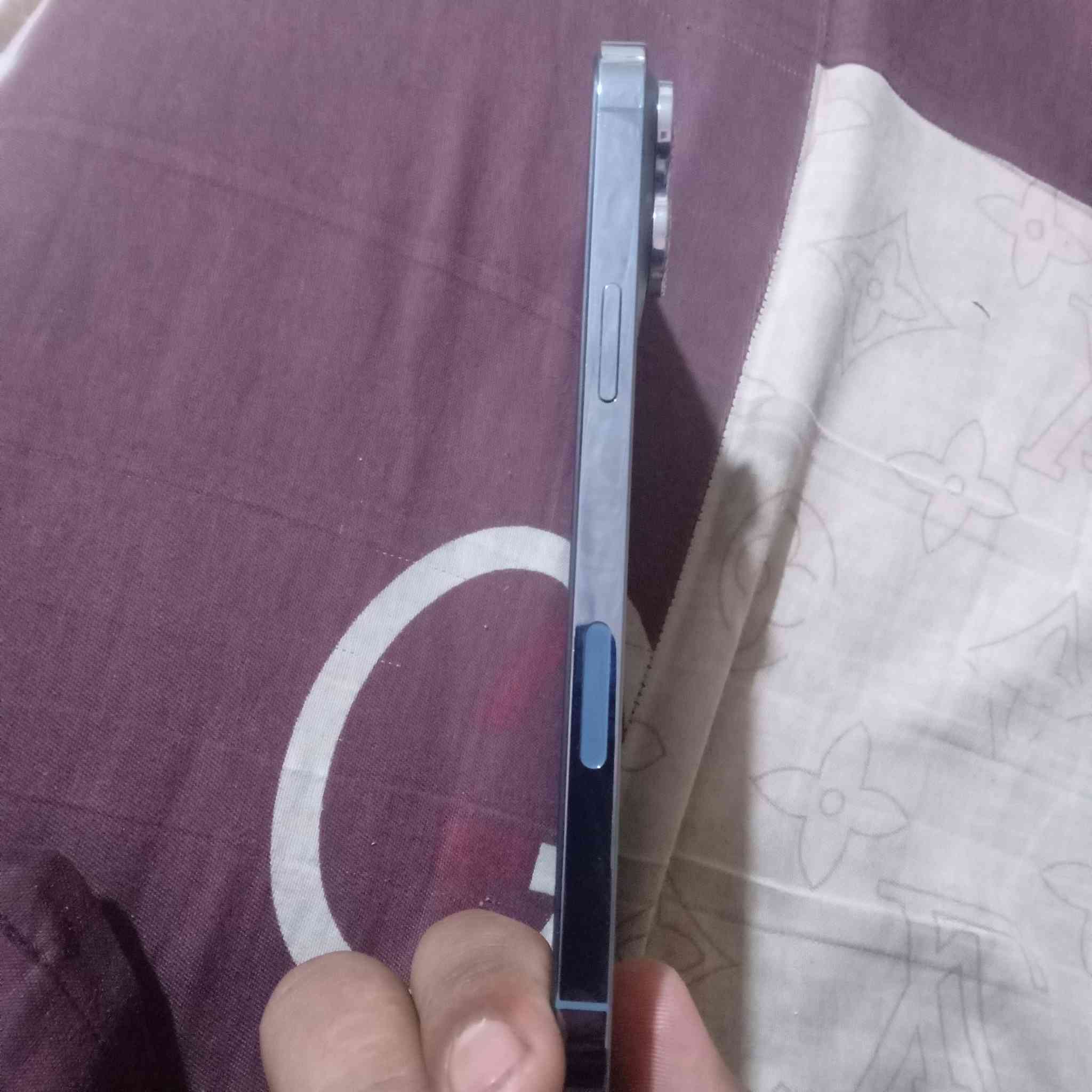 سلام عليكم ايفون 13 برو ماكس للبيع مبدل شاشه وبطاريه مال تفسيخ فيس ايدي شغال السعر 550 وبي مجال قليل العنوان بصره الموفقيه الرقم *********** موجود واتساب فقط
