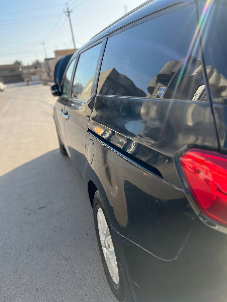 السلام عليكم ورحمه الله وبركاته
بسم الله الرحمن الرحيم 
نوع السياره Kia Sedona / سيدونا 
موديل /2016 
الون \ اسود 
داخل لونين اسود ابيض 
وارد امريكي 
مواصفات  LX 
اشاير بالمري 
بلوتوث 
بيها نظام Speed determination تحديد سرعه 
مانع تزحلق 
السياره 7 راكب 
3 قطع تبريد سايق والمقاعد الخلفيه أيضا 
صندوق واسع 
سياره خاصه بسفر وللعوائل يعني سياره مال جاني تخبل 
تريد تستفسر أكثر اتصل على هذا الرقم أو راسلني هنا واني حاضر 
‏‪0773 742 6685‬‏
