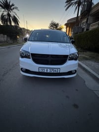 � للبيع – دوج  كراند كرفان  2013 🚘 🔹 اللون: أبيض 🔹 المواصفات: SXT 🔹 ال...