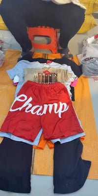 اليوم نعرضلكم بل التكتك بحساب ازياء عادل السوداني داخل سوق التراث يوجد...