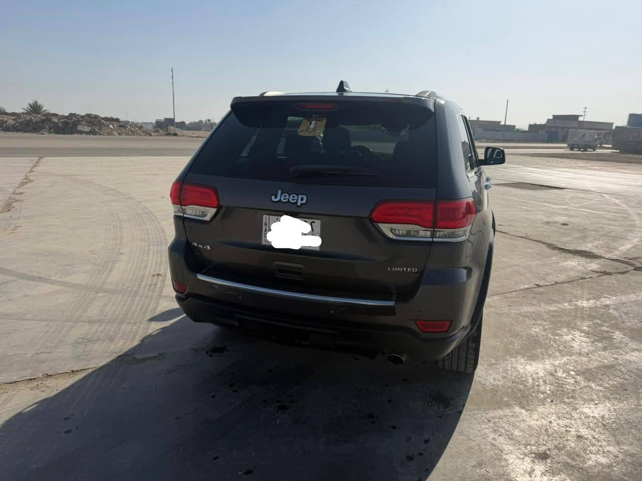 السلام عليكم
السيارة جديدة
بدون صبغ ٣ قطع تبديل اصلي بنيد و جاملغات أمامية تبديل سرقة سونار موجود 

‏JEEP GRAND CHEROKEE 
موديل:   2015
مكينة:     V6 3.6

المواصفــات  1/1
رادار جانبـي نقطة عميـاء رادار خلفـي
كشن حار بارد - كشنات الخلفية هيتـر
كشنات جلد كنتارة
ستيرن هيتـر + كهرباء
نظام توقف اوتـو ستوب
حساسـات امامي خلفي
صندوك كهربائـي
سماعات سستم صـوت
دمام بالصنـدوك
بصمة و تشغيل عن بعـد
كيج الكترونـي
نظام متعدد اوتو للطرق
مري قلاب وشفط

السعر: 205$ 💵 بيها مجال
للاستفسار: ***********
اتصال او واتساب
