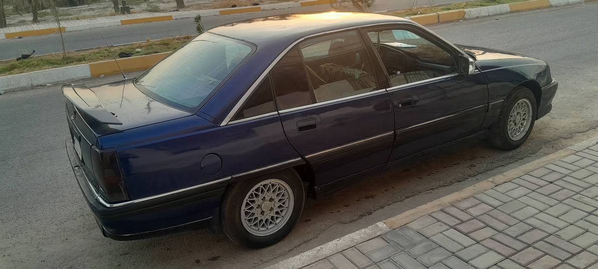 اوبل اوميغا موديل ١٩٩٢ رقم بغداد بأسمي رقم جديد انكليزي تحويل مباشر كير عادي سعر ٣٥ وبيها مجال رقم تليفون ***********
