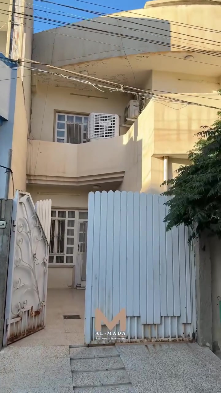 دار للبيع 🏠
المساحة 110م واجهة 5.50م
الموقع حي الصديق قرب جامع الطيار 📍
شارع تبليط 12 متر ⚠️
يحتوي الدار على  
طابق 1️⃣
غرفة نوم + استقبال + مطبخ + هول + صحيات ✅
طابق 2️⃣
غرفتين نوم + هول + صحيات + بيتونه✅

🛑السعر 135 وقابل للتفاوض 🛑
للاستفسار الاتصال على الأرقام او مراسلة الصفحة 
نستقبل جميع عروضكم في مدينة الموصل ( الجانب الأيسر ) 
*********** احمد
*********** سعد
