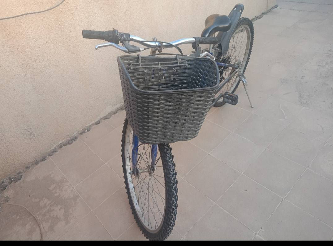 السلام عليكم 
بايسكل ياباني للبيع 
الحجم 26
السعر 75الف و به مجال
للتواصل على الخاص 
نظيف


**إذا كنت صاحب هذا الإعلان وتريد حذفه لأي سبب، رجاءا أرسل رسالة إلى الدعم الفني**