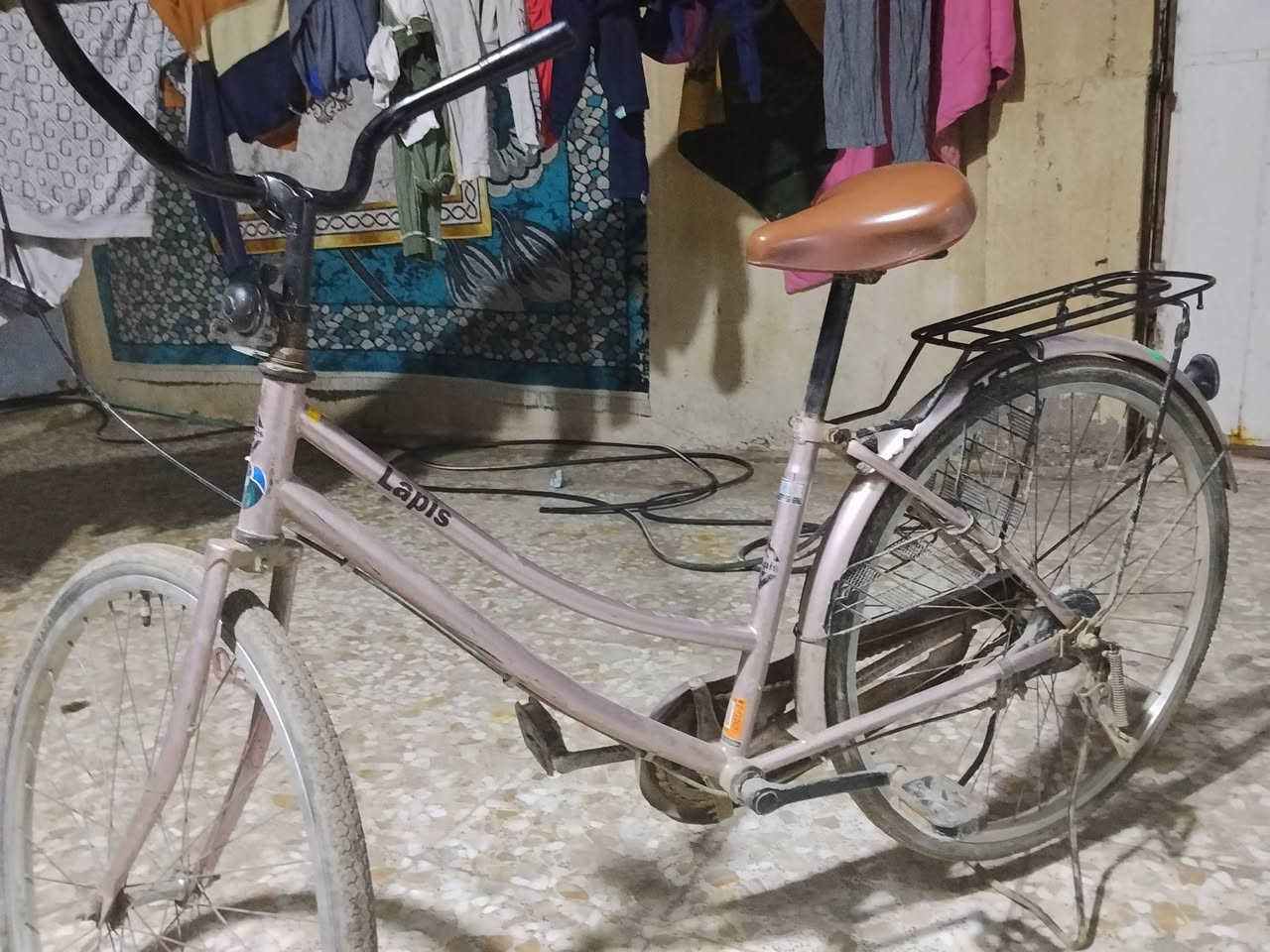 بايسكل بناتي الحجم 26..شركه Lapis.مال حاويه..رايده ب 90وبي مجال للطيبين..غراضه موجوده... للاستفسار ***********..
