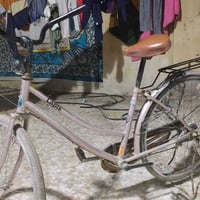 بايسكل بناتي الحجم 26..شركه Lapis.مال حاويه..رايده ب 90وبي مجال للطيبي...