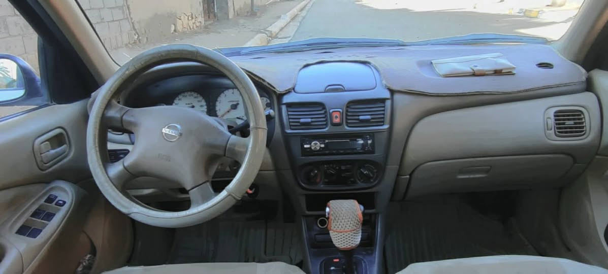 السلام عليكم ورحمه الله وبركاته
نيسان سني ياباني 2008 بغداد، محرك اسود فول اوتوماتيك. 
السيارة مكفولة بالمحرك والكير والتبريد.

الضرر كما موضح بالصور :  بابين وجاملغ امامي عكس السايق صبغ فقط اثر شخوط بدون دواخل، والقماره مقشره شبر من صبغها 

السعر :87 ورقة وبي مجال بسيط

مكانها الانبار / العامرية
***********
