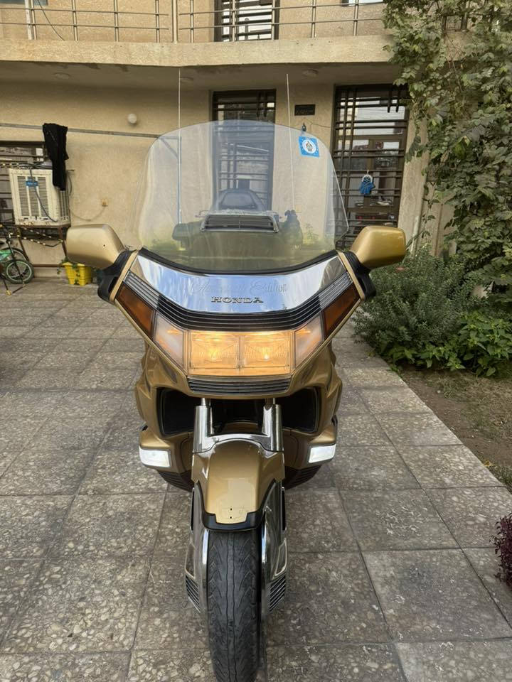 السلام عليكم كولد وينك موديل 91 مسجل بالسنويه 88 رقم بغداد سنوية باسمي هزة جديده تحويل مباشر دراجه نضافة خير من الله كفر اصلي بدون قطعه صبغ او ضرر دراجه عليها ادامه بالكامل فلتر شوتة جديد تخم بلك جديد تاير امامي وخلفي جديد باتري جديده بعدني ماشاده الها موجود بالصندوك سستم صوت بلوتوث كلشي بيها شغال ومكفول من جك و بك تراي انطي بيها للشمال عنواني بغداد حي الجهاد والسعر 41 وبيها مجال قليل كلش ***********
