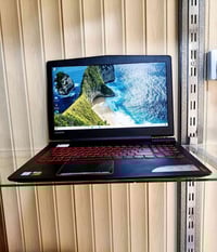 Lenovo  المواصفات Cor i7  الجيل السابع  الرام GB 16  الهارد 512GB ssd ...