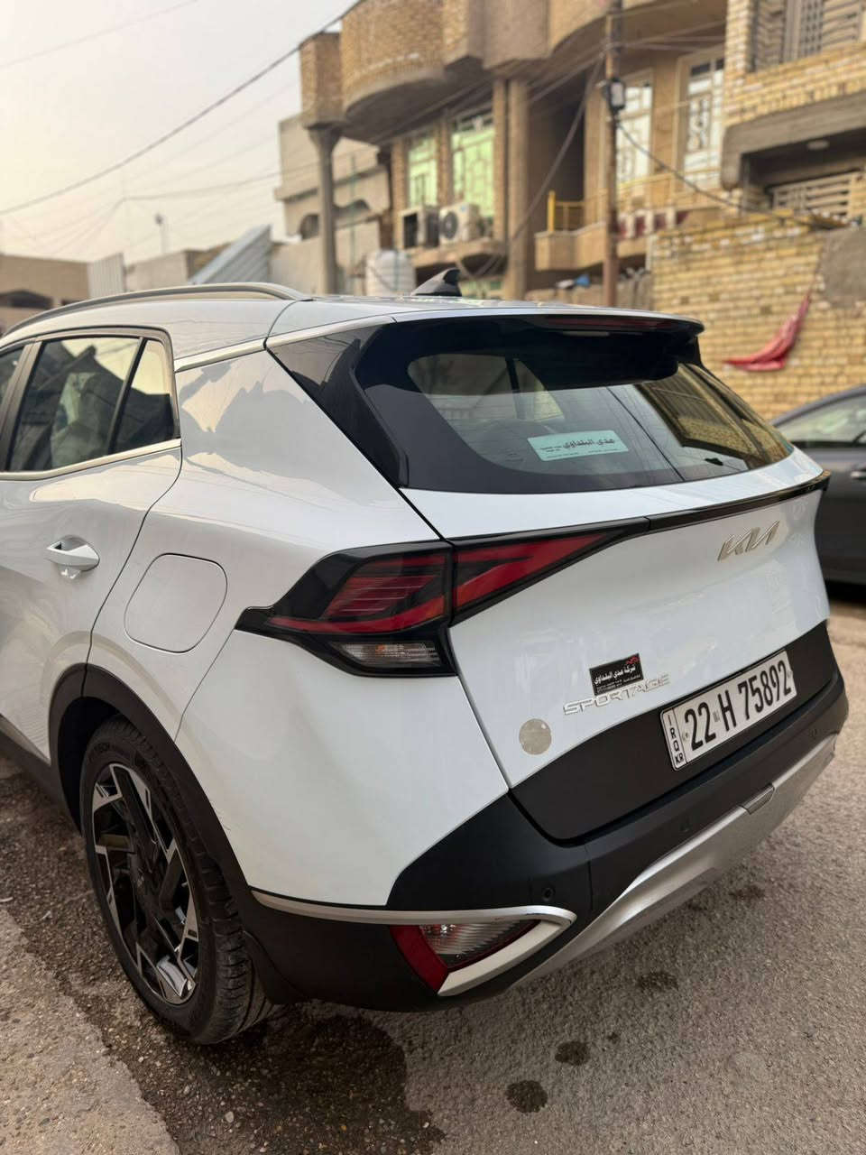 🚗 للبيع: كيا سبورتج 2023 – وارد خليجي
📍 مكان السيارة: بغداد – الكمالية 
📞 للتواصل: ***********

💰 السعر: 205 ورقة 
📊 المسافة المقطوعة: 82 كم
🛠️ المحرك: 4 سلندر 2000cc

⚙️ المواصفات:
• فول مواصفات عدا فتحة السقف
• بصمة تشغيل + تشغيل عن بعد
• مقاعد أمامية كهرباء مع تدفئة
• شحن تايب C بالكشنات + شحن وايرلس
• شاشة كبيرة
• كاميرا خلفية
• حساسات أمامية وخلفية
• تبريد قطعتين
• درايف مود – أوتو هولد – نظام منحدرات
• هاند بريك بصمة
• مرايا كهربائية
• شفتات ستيرن 
• عند بريك دكمه

⚠️ أضرار السيارة:
• صبغ بدايه الجاملغ الأمامي 
• بيه طخه في الباب الخلفي الايمن 
مثل ما موضحه

📌 تفاصيل إضافية:
• رقم/ اربيل 
• تحويل / وكالة
