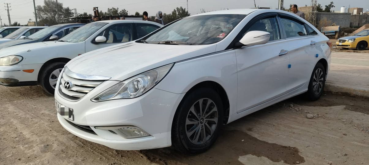 سوناتا خليجي 2013 مكينه 2000 دوش 
گير 6 نمر 
كفاله عامه من الضربة والصبغ والتبديل والبارد رقم ذي قار دولي 
فول مواصفات عدا الفتحه والبصمه 
جاهزه كير ومكينه وحداديه وتبريد وتايرات 
***********
