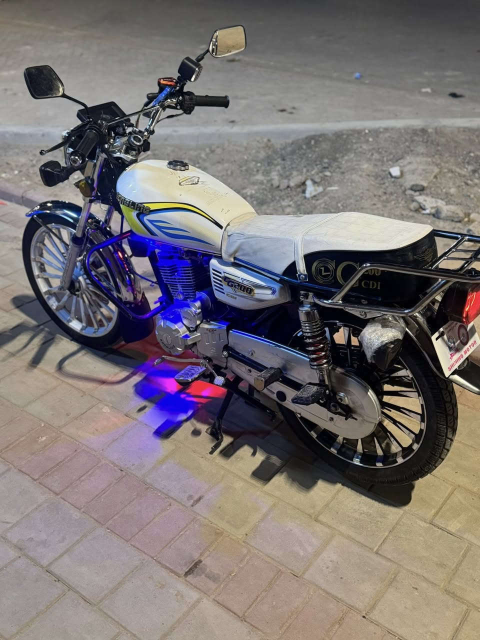 دراجهً سونك مديل 25 دراجهً مكينه 200سيسيي  5كير دراجه اكفلك المكينه تجي تاخذه من باب بيتي دراجه مجنبزه حلوهه تحتوي على مسجل أسنان تصوير استان حمايه درع نشره  تخبل مكاني بغداد مدينه الصدر السعر 750وبيهً مجال اتصل بخدمتك وتسابً موجود***********
