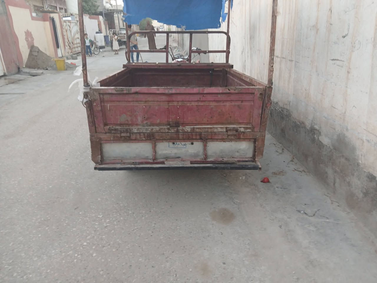 ستوتة للبيع سعره ٣٥٠ وبيها مجال للتواصل على الرقم ***********
