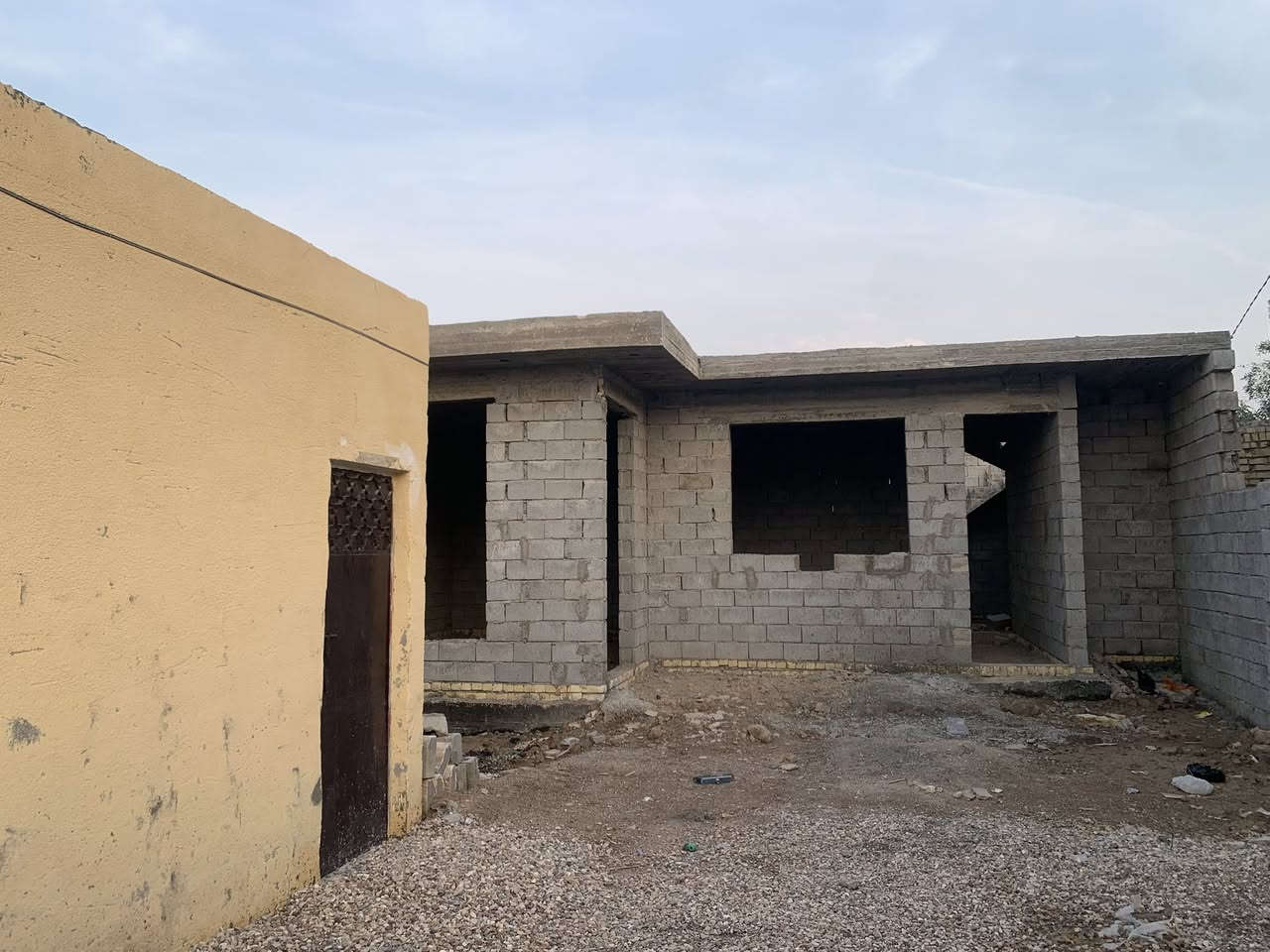 السلام عليكم 🫡
هيكل البيع مساحته 285م مساحه البناء 160
مع محل 
الموقع 📍الخماس قرب حسينيه الفواطم 
السعر 30 قابل التفاوض الاتصال ***********
