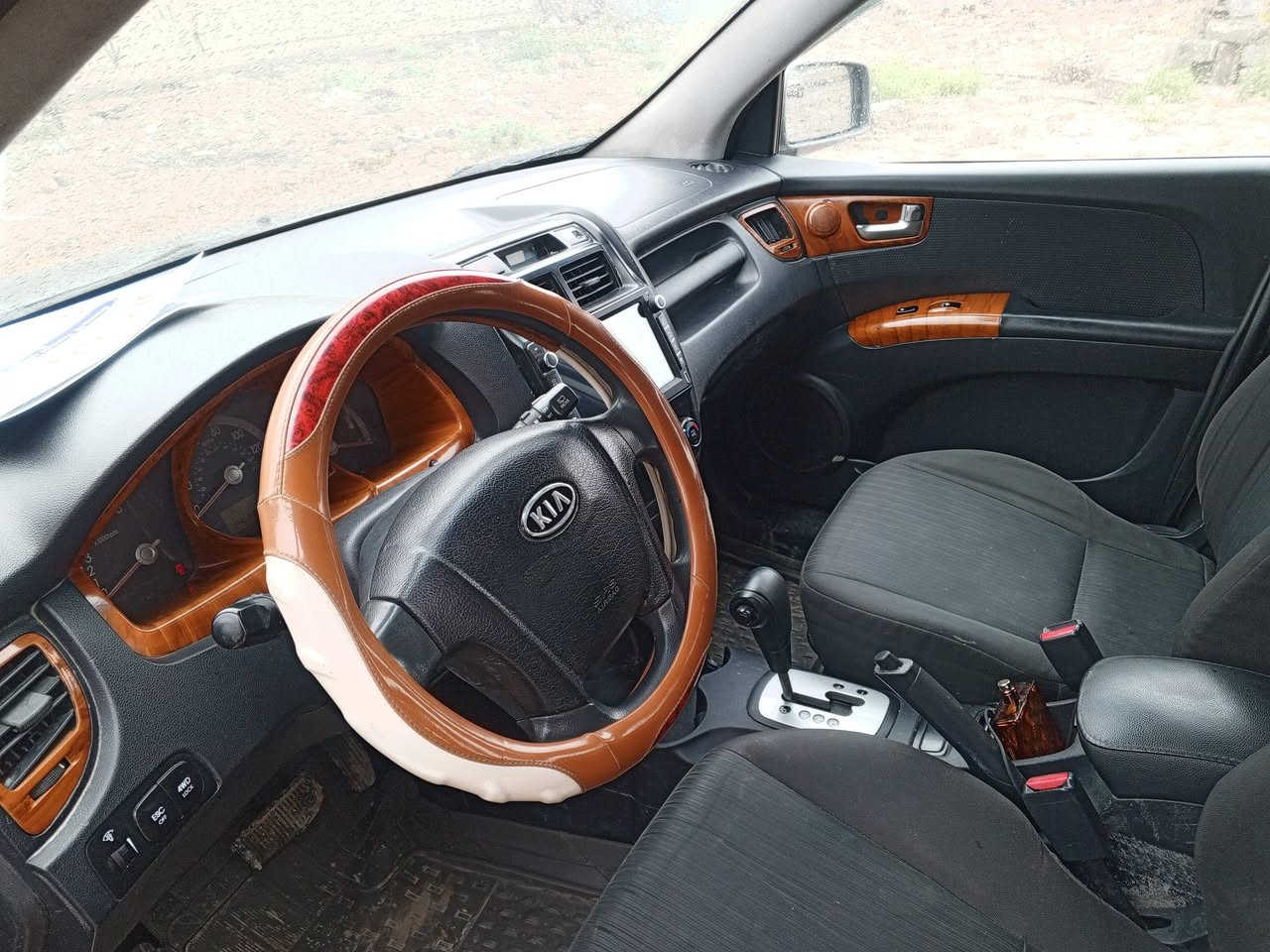 كيا سبورتاج موديل 2009 للبيع محركه سته سلندر وارد امريكي جير مكينه حداديه تخم تاير تبد تدفئه كله خير من الله السعر 95 شراي ينتصر هذا رقمي مكاني بغداد فلكه المدائن قرب البسمايه ***********
