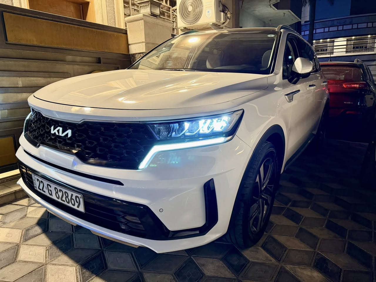 سورنتو خليجي محرك 6 سلندر بانوراما فول مواصفات 2023
:
الرجاء قرائة المنشور اسفل الاعلان قبل الاتصال 
:
السيارة ماشية 45.000 كيلو حقيقي 
بانوراما . كير ماوس . ويل 19 
كشنات كهرباء الامامية السائق والراكب 
صندرق كهرباء .. حساس امامي وخلفي 
والخ ... من المواصفات الباقية  
:
السيارة ب اسمنه رقم اربيل شرط التحويل ما اسوي وكالة
مكفولة من الصبغ بيهة فقط ملاحضات بسيطة ذاكرهة 
بالفيدو مع المنشور .. كير ومكينه بلادي .. بعدهة بتايرات
الشركة يعني مشي حقيق .. مكان السيارة بغداد / شارع فلسطين
:
السعر 29.500 = 295 ورقة 
المهندس علي ***********
