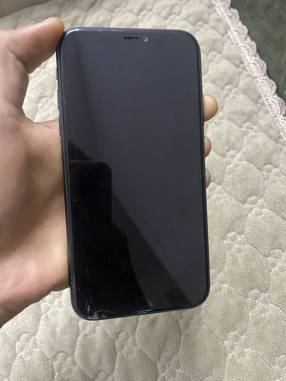 ١١ تخطي بي حساب ذاكره 128 كله شغال مبدل شاشه بطاريه وبصمه واكفه صوت نت كامرات سعر 125 بي مجال قليل مكاني بغداد حسينيه راشديه *********** رقمي
