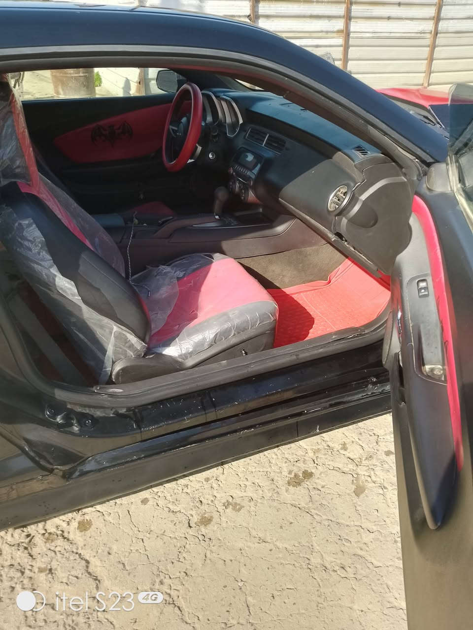 سلام عليكم سياره كمارو موديل2010 محدثه 2018 سياره جاهزه رقم بغداد سنويه 2027 يله تنتهي مكينه 3600 كير وتو داخل ماروني لايتات زنون عالي ناصي  تخم تاير جديد سعر 73وبيه مجال مكاني بغداد رقمي ***********
