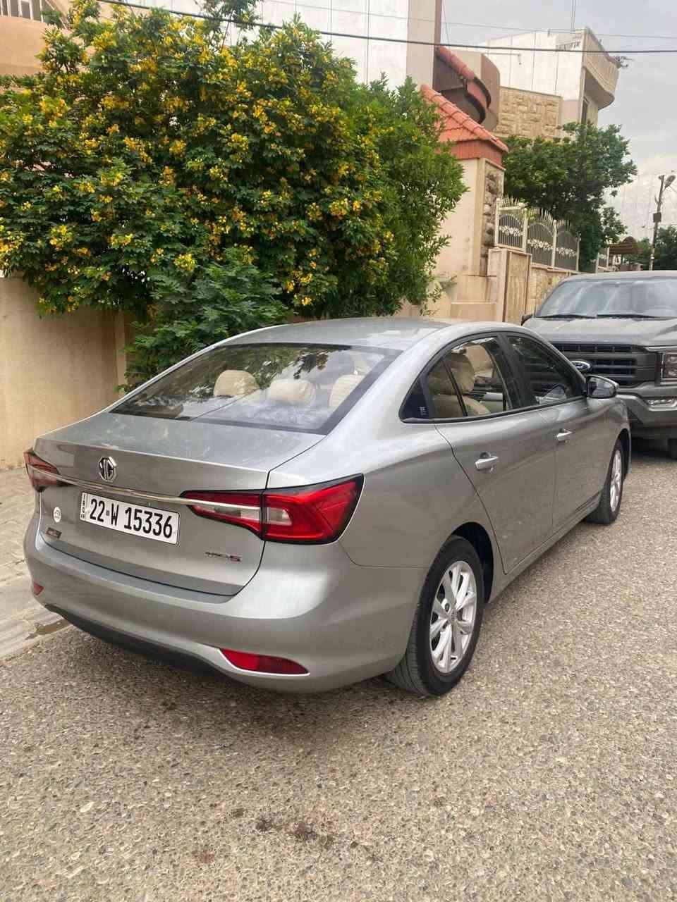 MG 5 2025  
ماشيه 18 الف 
 مبدل ٣ مرات دهن فقط بعدها شبه صفر 
عليها ضمان باقي ٥ سنوات او 200 الف km 
سياره استعمال بيت ونضيفه وبدون حادث فقط رصعه بسيطه مثل ماموضح بالصوره وسبب الرصعه اثناء الشحن والنقل 
هزه 2027 سنويه جديده 
(بطاقه بانزين موجوده) 
المواصفات:
مثبت سرعه 
تحكمات ستيرن
حساس اطارات
ويل كروم
صوت تابع للسرعه يعني من تمشي 60 وفوك الصوت يزداد للبلوتوث 
تبريد ثلج 
شاشه جبيره بلاد 
(بدون حساس بدون كامره )
 السعر 108 ورقه وبيها مجال للشراي *********** كركوك, العراق
