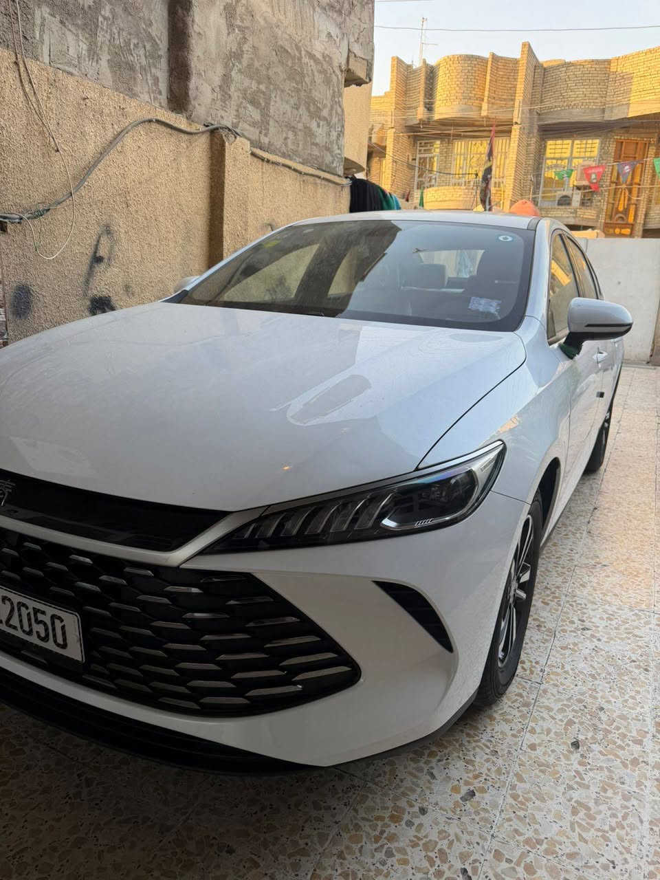 بيوايدي موديل ٢٠٢٥سياره عل وضعيت شركه اخت زيرو داخل ابيض ملكي ويل كروم كفاله من رصعه وشخط سياره بسمنه كافت النلحقات وياهه كامله رقم الهاتف ***********
