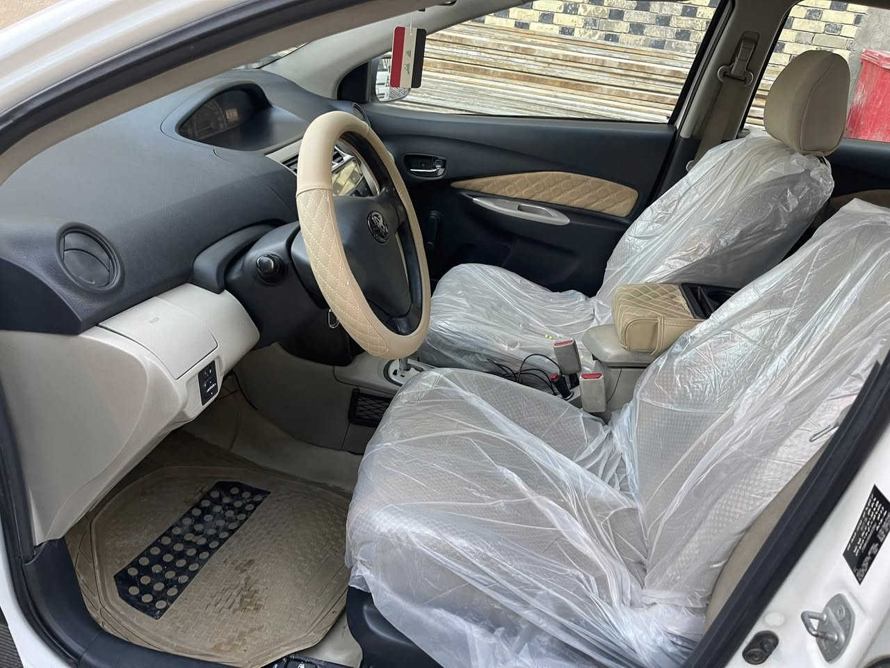 السلام عليكم
كورلا يأس خليجي اسعودي 
مديل 2008 
كير محرك جديد حداديه جديده تبريد ثلج ❄️ تخم تاير جديد السياره على وضع الشركه 
السياره بيه قطعتين صبغ بدون حادث بدون دواخل 
سياره جديده بمعنى الكلمه 
رقم أربيل السنويه نافذه لغاية 
2030 هزه ورقم جديد 
السعر 90 وبيه مجال قليل 
مكان السياره النجف 
الاستفسار أكثر الاتصال على الرقم ***********
